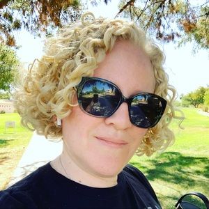 Meet your Posher, Cristina